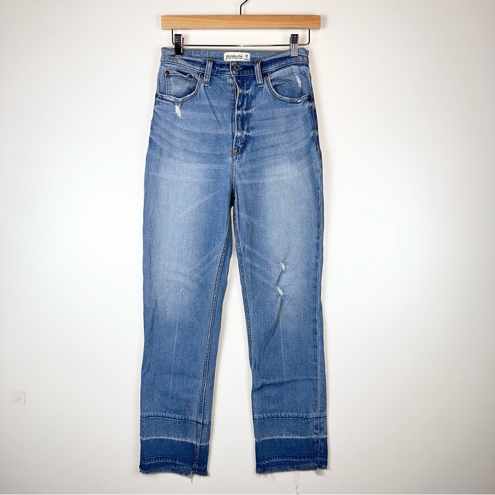 A&F Curve Love Ultra High Rise Ankle Straight in Medium Blue Wash 26 - Picture 3 of 11